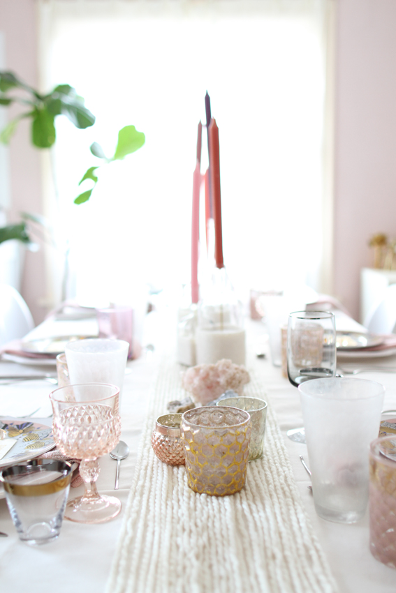 3 Thanksgiving Tablescapes That Break All The Rules