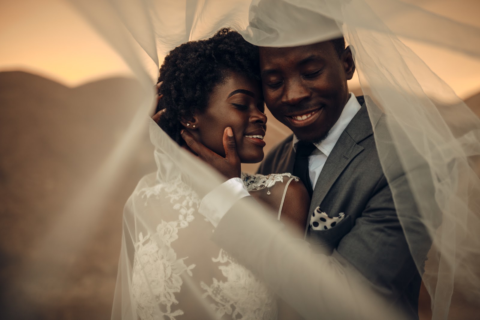 DIY Wedding Invitations: Gorgeous couple