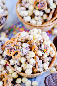 Birthday Cake Snack Mix 2