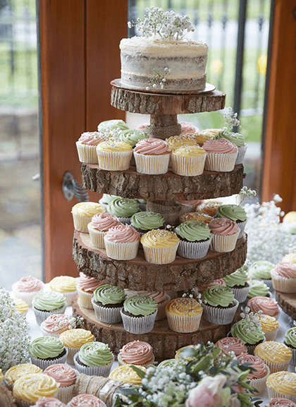 wedding trend cupcake tower