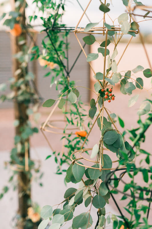 easy fall wedding ceremony backdrop