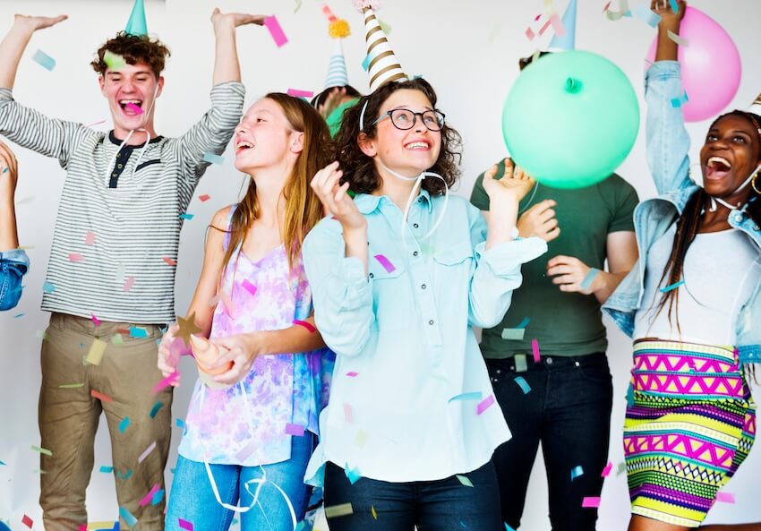 13th birthday party ideas: group of teenagers at a party