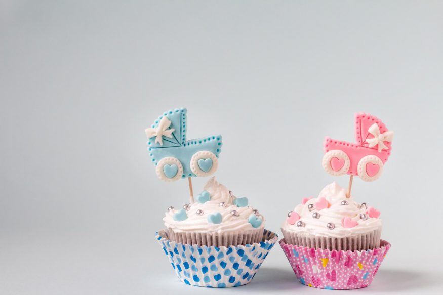 virtual baby shower invitation wording: blue and pink cupcakes