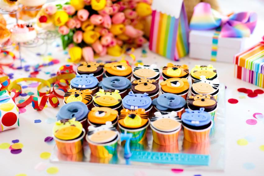 Jungle theme party cupcakes