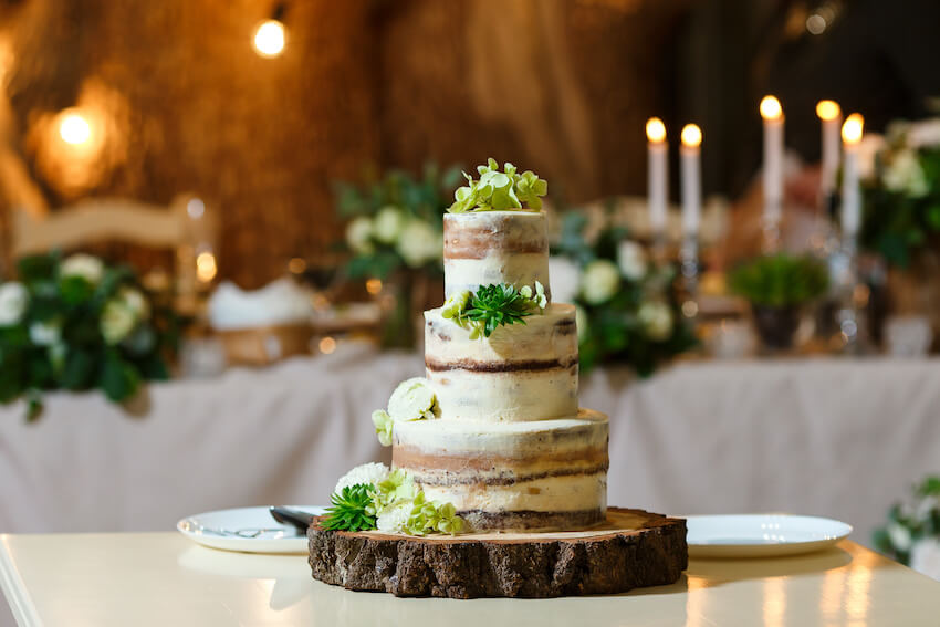 Nature-themed wedding cake