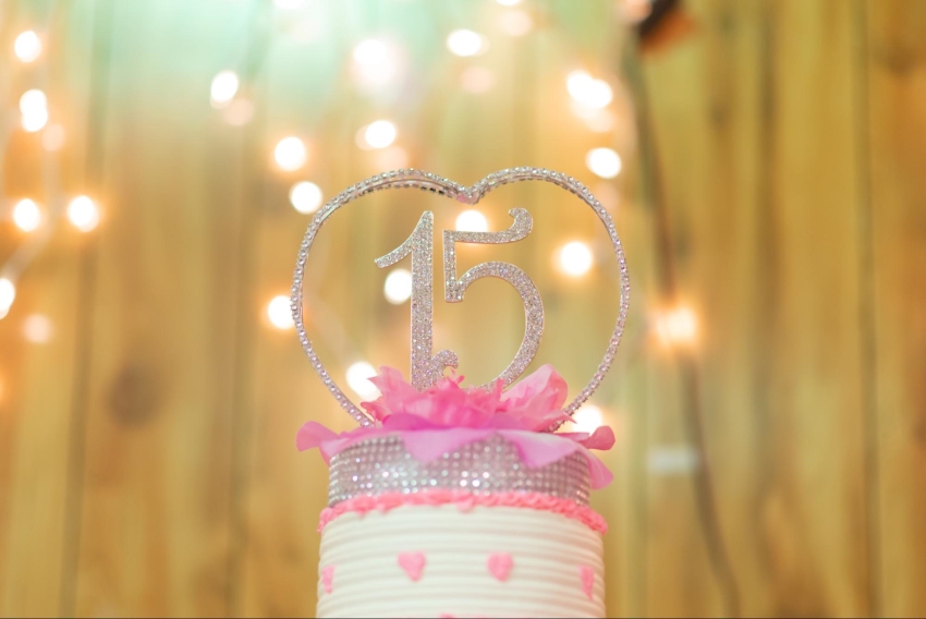 Pink and sparkly quinceanera cake