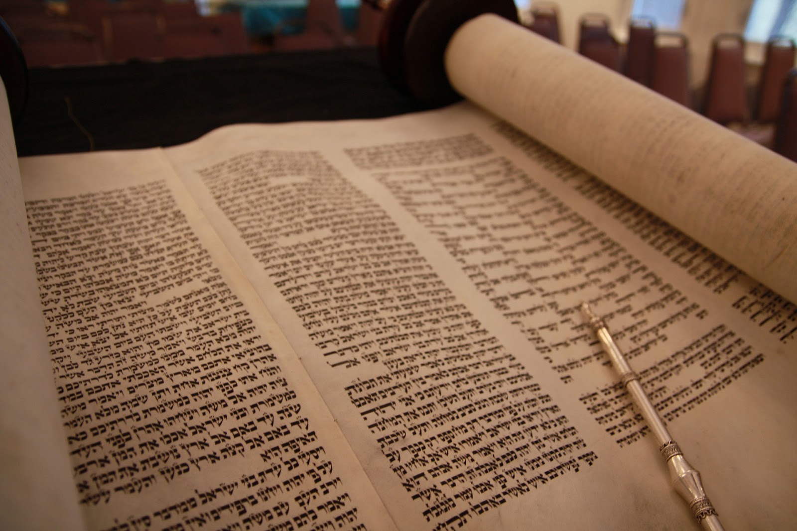 Torah for a Bat Mitzvah (Bat Mitzvah Invitations Article)